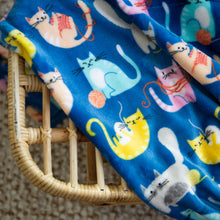 Load image into Gallery viewer, lapisbee Velvet Plush Home Fleece Throw Blanket 50&quot; x 70&quot; (Kitty Cats)
